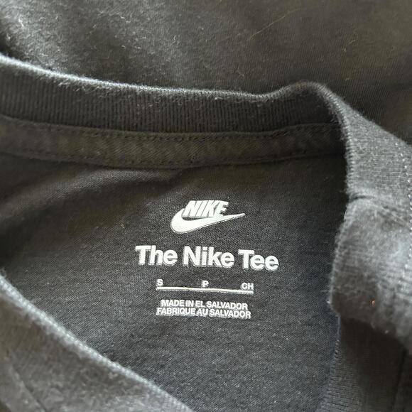 Nike Christmas Garland Swoosh Logo Black Short Sleeve T-Shirt Men's Small - Picture 4 of 5